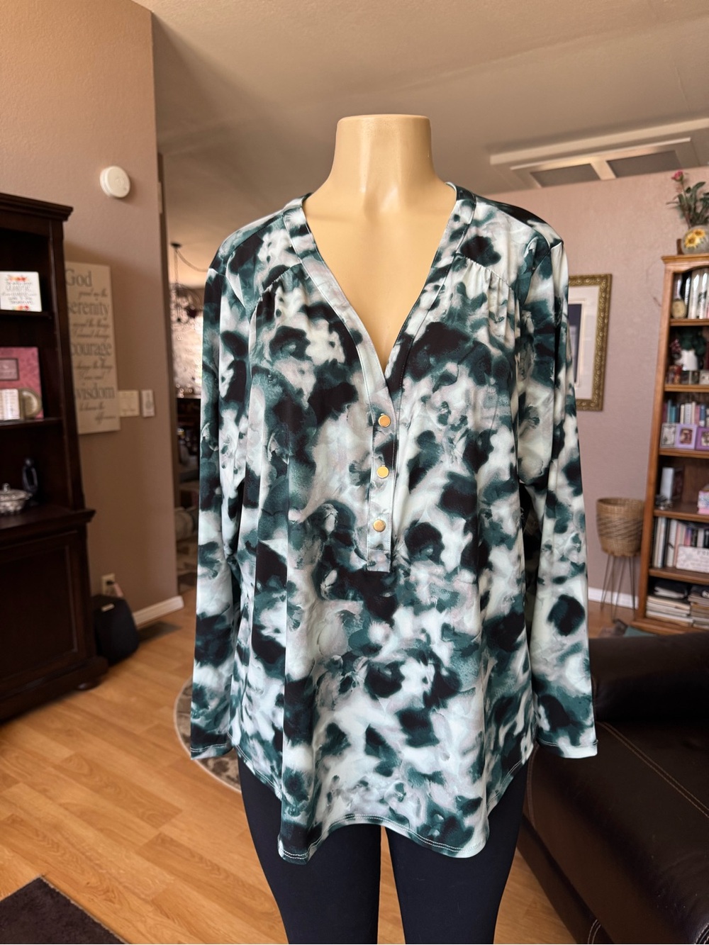 INC International Concepts blue, gray & white V-neck knit blouse-size 1X-NWT